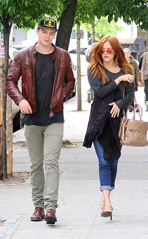Nicholas Hoult, Riley Keough Nicholas Hoult, Riley Keough